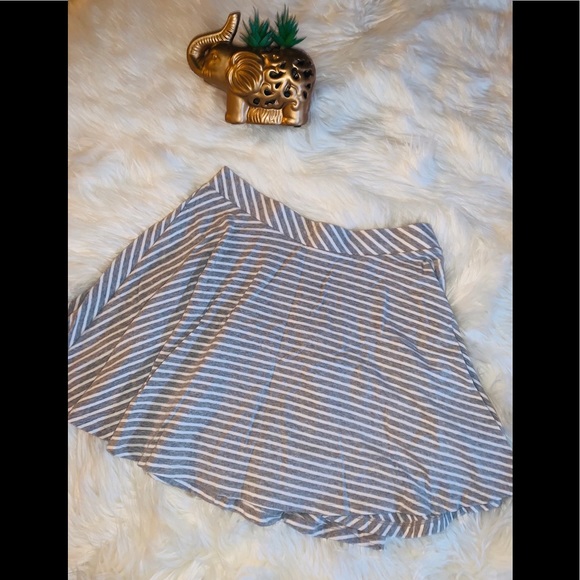 Beautiful stripe sailor skater skirt. - Picture 2 of 5